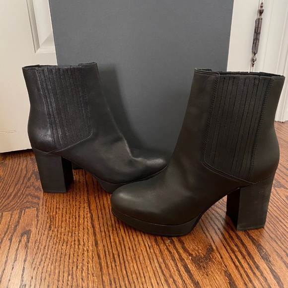 EILEEN FISHER LEATHER BOOTIES *NEW* - Picture 2 of 4